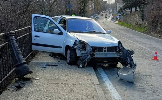 Herida leve una mujer en un accidente en la Cuesta de los Hoyos