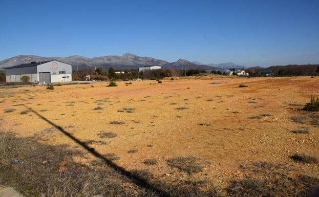 Guardo se acerca al proyecto de reciclaje de neumáticos previsto para Campondón