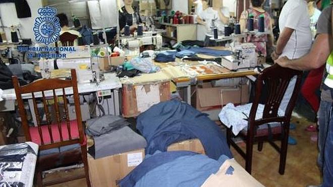 Desmantelado un taller de ropa en Murcia que explotaba a empleados chinos