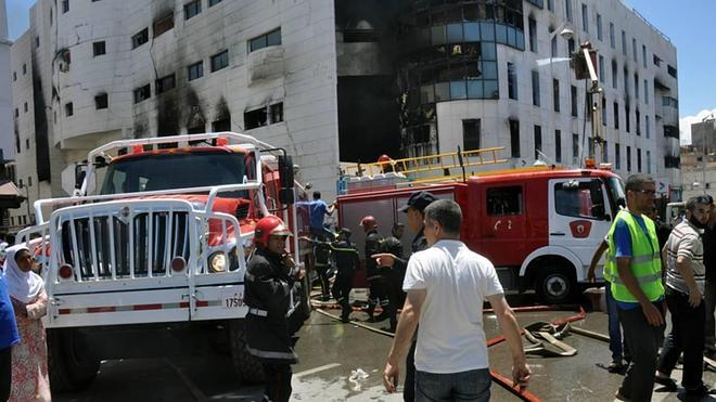 España ayuda a sofocar el incendio del mayor centro comercial de Nador