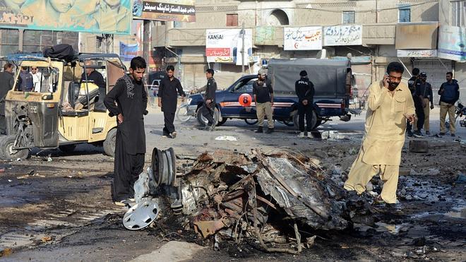 Tres muertos en un atentado contra un convoy militar en Pakistán