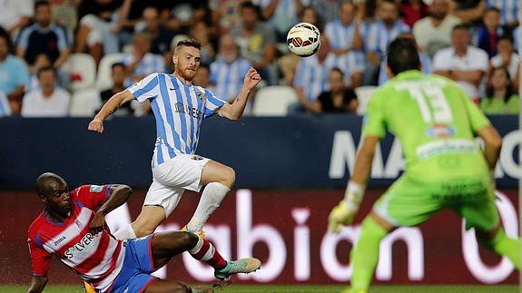 El Málaga vence contra los elementos