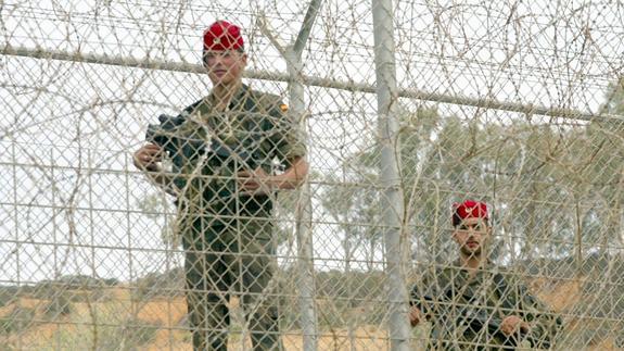 Defensa pide a los militares de Ceuta y Melilla extremar la seguridad ante la amenaza yihadista