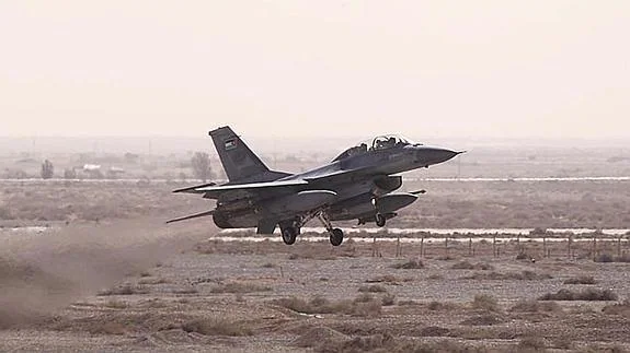 Jordania venga a su piloto bombardeando posiciones del Estado Islámico
