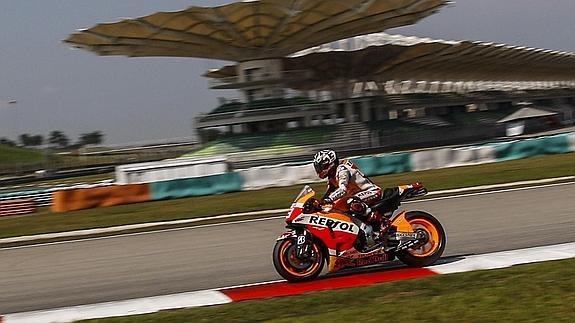 Márquez refrenda su superioridad en la última jornada de Sepang