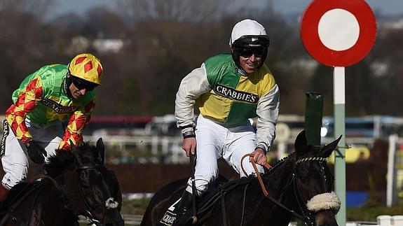 Leighton Aspell vuelve a ganar el Grand National