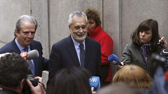 Griñán: «He renunciado a todo, ¿qué más quieren que haga?»