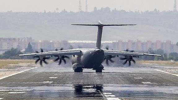 Aterriza en Sevilla el primer vuelo de prueba del A400M tras el accidente