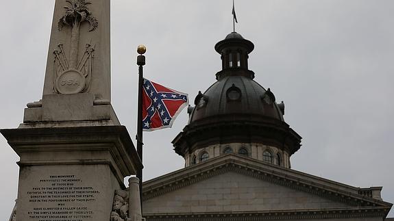 La gobernadora de Carolina del Sur insta a retirar la bandera confederada del Congreso Estatal