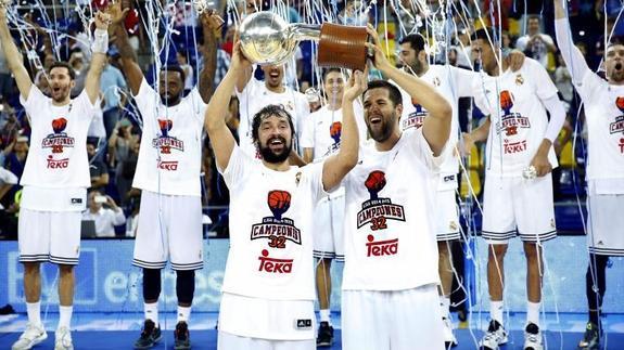 El Real Madrid confirma la renovación de Llull