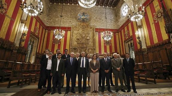 Industria firma un acuerdo con Intel para digitalizar el tejido empresarial español