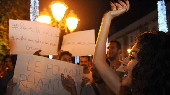 Marruecos absuelve a las dos jóvenes juzgadas por llevar minifalda