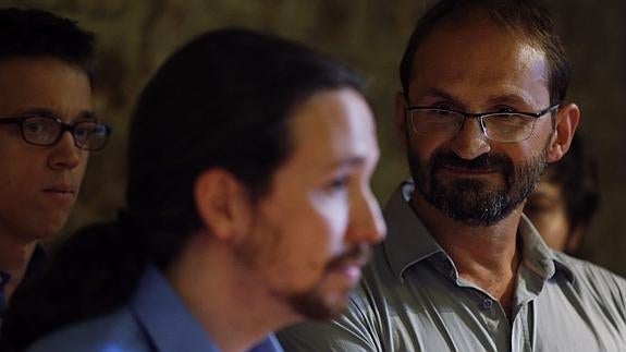 Iglesias sella su pacto con ICV y EUiA para dar voz a Cataluña en el Congreso