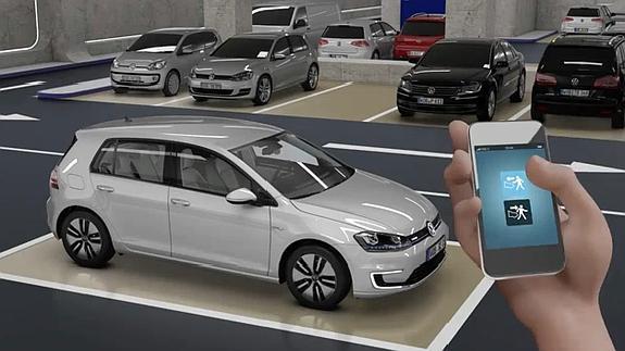 Un sistema aparca y recarga los coches eléctricos de forma automática