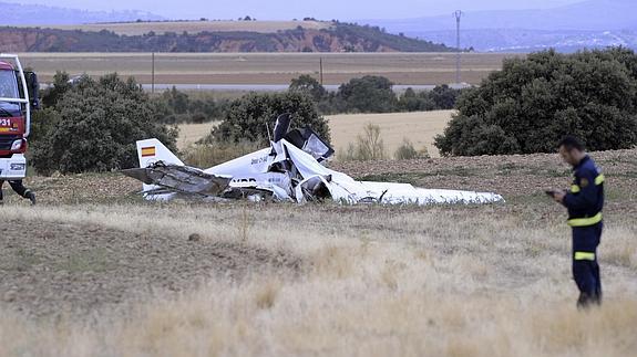 Tres personas mueren al estrellarse una avioneta en Guadalajara