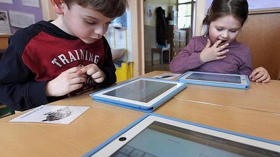 Las tablets sustituyen a los cuadernos en el cole