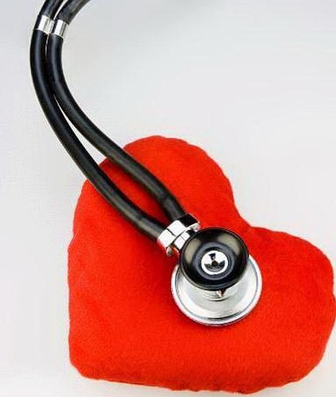 Desarrollan un dispositivo que detecta cardiopatías con dos gotas de sangre