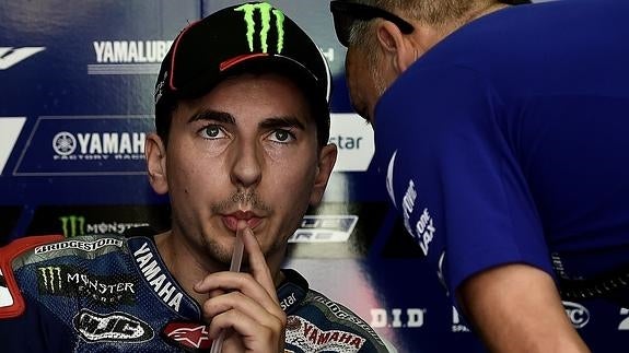 Lorenzo quiere obviar Malasia y Yamaha le reprende