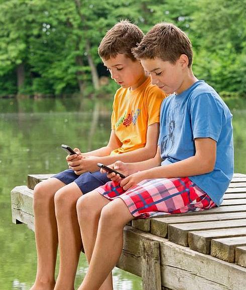 Los adolescentes prefieren conectarse a internet que ver la televisión