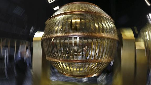 Cuatro de cada diez españoles sigue la Lotería de Navidad por internet