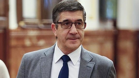 El Congreso da el primer paso para llevar al Constitucional su conflicto con el Gobierno en funciones
