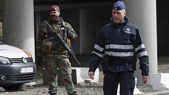 Policías del aeropuerto de Bruselas denuncian fallos de seguridad