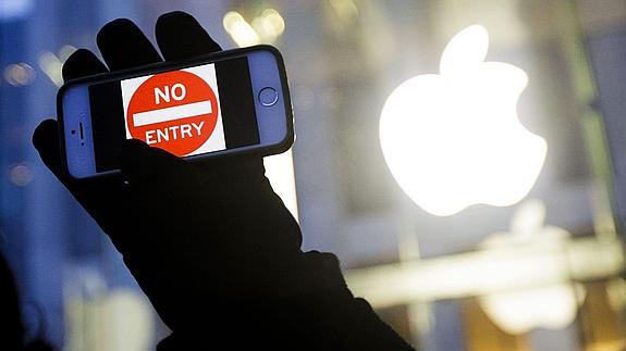El nuevo reto de Apple: descubrir cómo el FBI descifra sus teléfonos