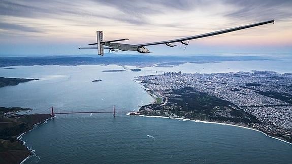 El avión Solar Impulse retoma su vuelta al mundo