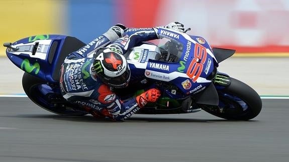 Lorenzo vuelve a marcar la pauta