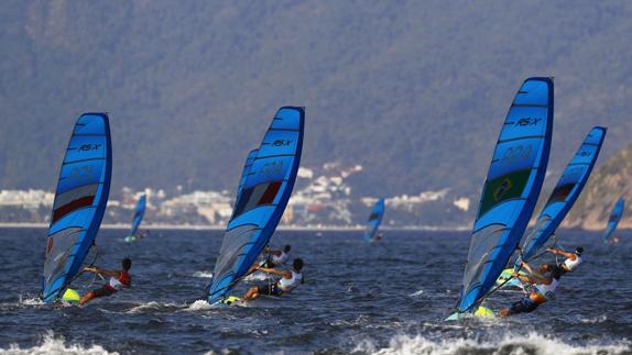 Todas las miradas puestas en la vela