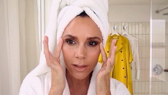 El tutorial de maquillaje de Victoria Beckham para estar lista en 5 minutos