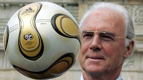 Beckenbauer, acusado de gestión desleal, enriquecimiento ilícito y blanqueo de dinero