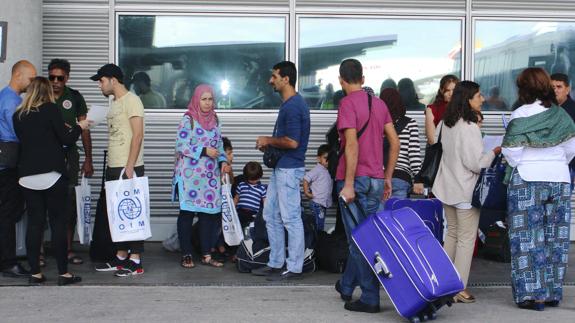 La UE sólo ha cumplido un 7% de su compromiso con los refugiados en un año