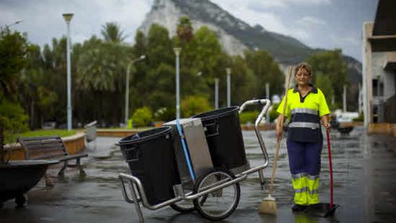 Los salarios más bajos cayeron casi un 30% con la crisis
