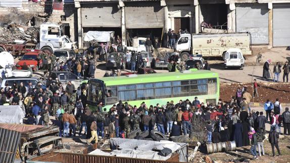 Suspendida la evacuación de civiles y rebeldes del este de Alepo