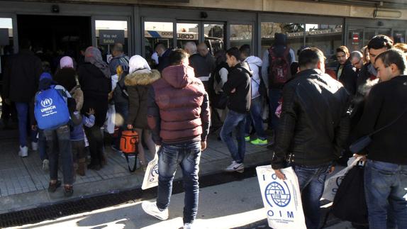España deberá acoger a más de 16.400 refugiados en 2017, el 95% de lo pactado