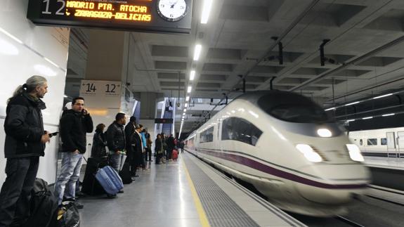 Los usuarios de avión aumentan un 11% y los de tren un 5,5% en noviembre