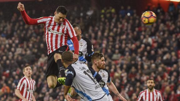 Aduriz se regala una victoria