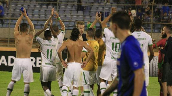 El Chapecoense honra a sus héroes caídos