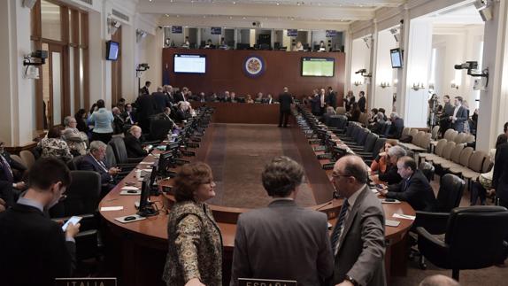 La OEA declara una «grave alteración inconstitucional» en Venezuela