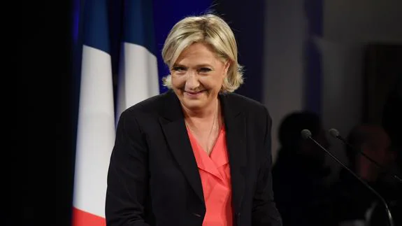 Le Pen reconoce la derrota