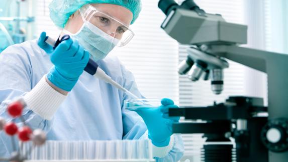 Bruselas investiga a una empresa por encarecer sus fármacos contra el cáncer