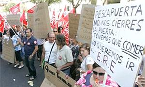 Más de 50 trabajadores de Elmar se concentran en León para rechazar el ERE planteado por la empresa
