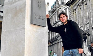 El físico de las 200.000 firmas