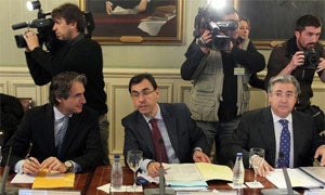 La FEMP acuerda con el Gobierno que los ayuntamientos reciban "el mismo tratamiento" que las autonomías