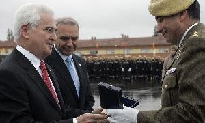 Cruz Roja de Castilla y León hace entrega de la Medalla de Plata la UME de León por su «entrega y abnegación»