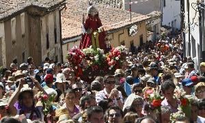 Los zamoranos desbordan La Hiniesta para arropar a su patrona