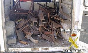 Detienen en Fonfría a tres personas por robar chatarra en una finca de Castro de Alcañices