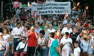 León se echa a la calle para protestar contra los recortes del Gobierno