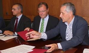 Silván: «Se han quemado 10.000 hectáreas, pero se han salvado hasta las 50.000 y sin daños personales»